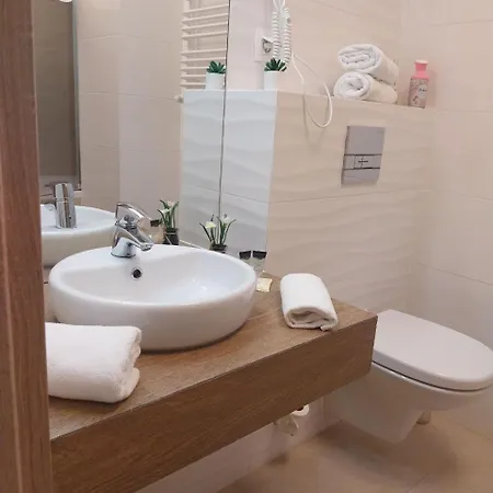 Zlatarooms 130 * 华沙